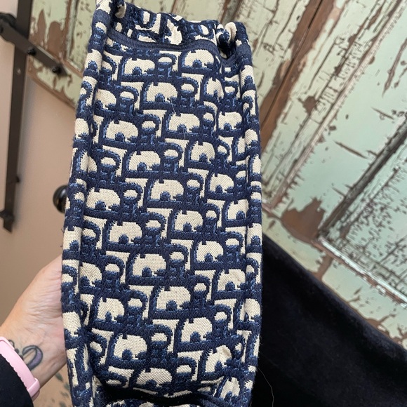 Blue and White Patterned Tote - Picture 6 of 12